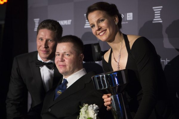 Jari Mönkkönen ja Sanna Mönkkönen - Urheilugaala UG2018 - Voittajat voittaja