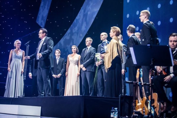 Koripallomaajoukkue koko kansan suosikiksi ja tulokas Lauri Markkanen fanien keulakuvaksi EM-kisojen Suomen alkulohkossa - Urheilugaala UG2018 - Voittajat voittaja